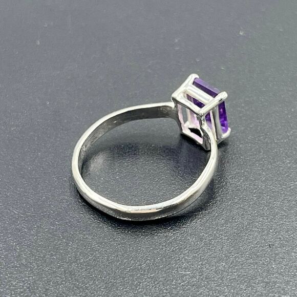Sterling Silver Natural Emerald Cut Purple Amethyst Solitaire Ring Size 8.25 - Picture 6 of 12